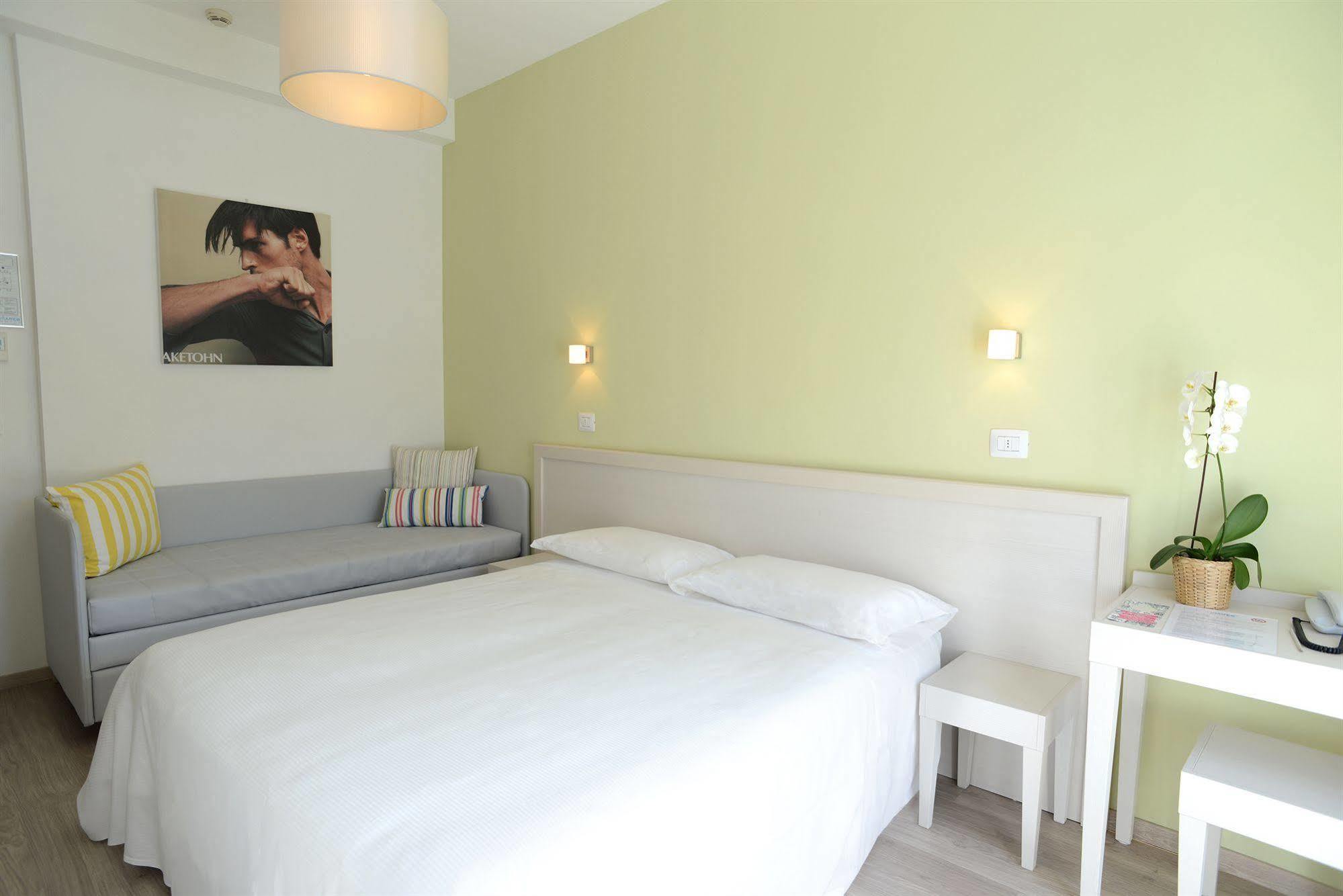 Maree Hotel Чезенатико Экстерьер фото