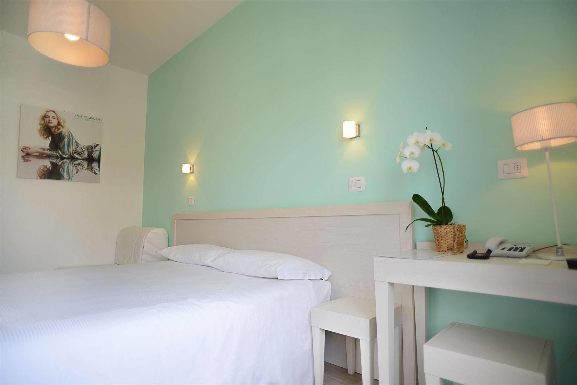 Maree Hotel Чезенатико Экстерьер фото