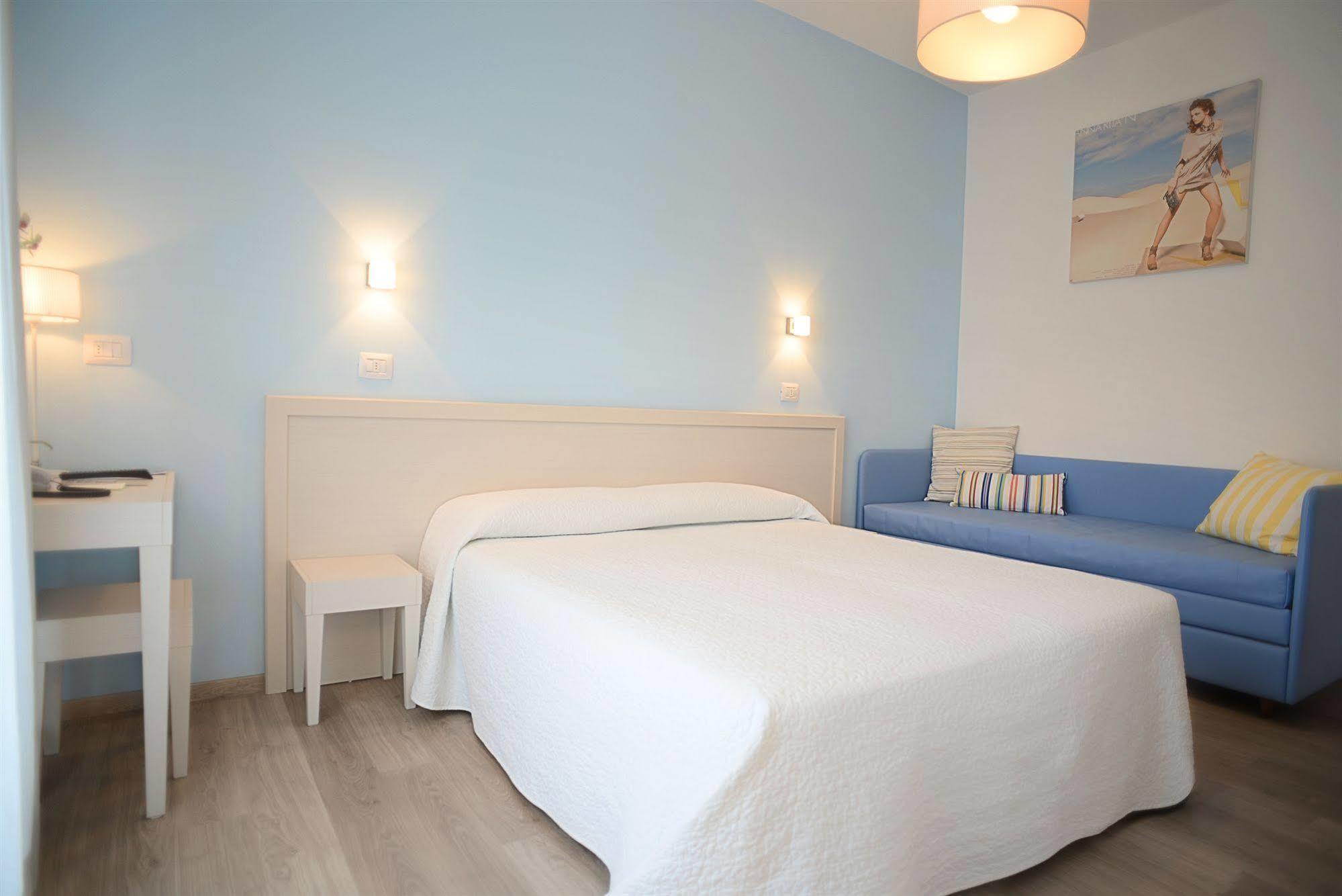 Maree Hotel Чезенатико Экстерьер фото